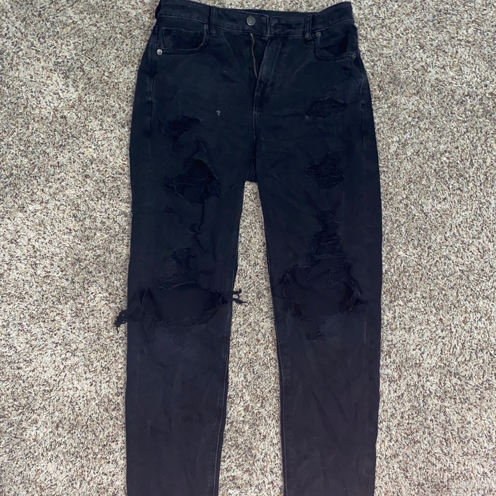 American Eagle size 2 black ripped jeans